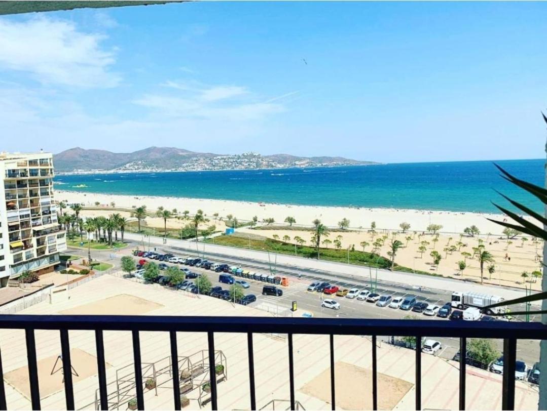 Cozy Beach-Front Studio With Amazing Sea View Empuriabrava Kültér fotó